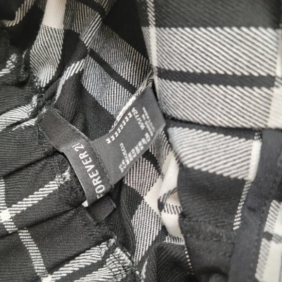 Forever 21  High Waist Cargo Joggersq - Picture 5 of 5